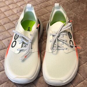 Oofos mens White and Orange Athletic Shoes